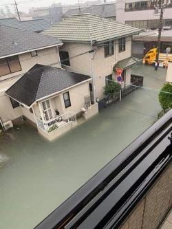 Khi Nhật Bản ngập lụt: vẫn sạch trong, không một cọng rác