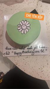 Nhìn dòng chữ trên chiếc bánh sinh nhật, cư dân mạng không thể nhịn được cười