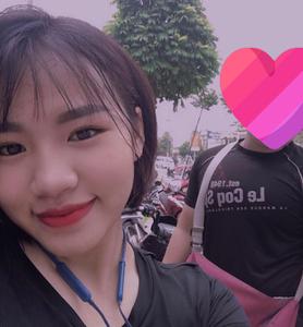 Cô gái Hà Nội than vãn liên tục bị crush chụp ảnh dìm hàng, nhìn thành quả đáng giận thật