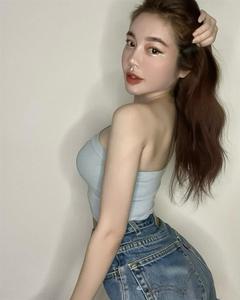 Elly Trần bị fan nước ngoài đánh giá là 'gợi dục'