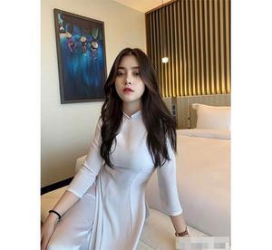 Diện áo dài trắng thướt tha, hotgirl Hà thành bị nhầm là con lai vì điều vô cùng đặc biệt