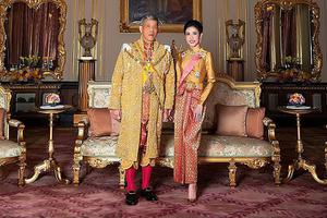 Hoàng quý phi Thái Lan bị phát tán 1.400 ảnh khiêu dâm